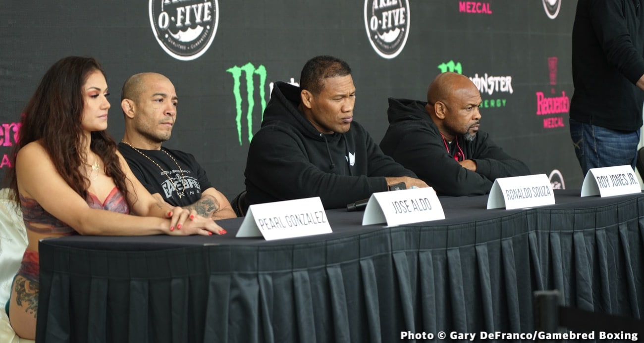 What Time Is Roy Jones Jr. vs Anthony Pettis Tonight?