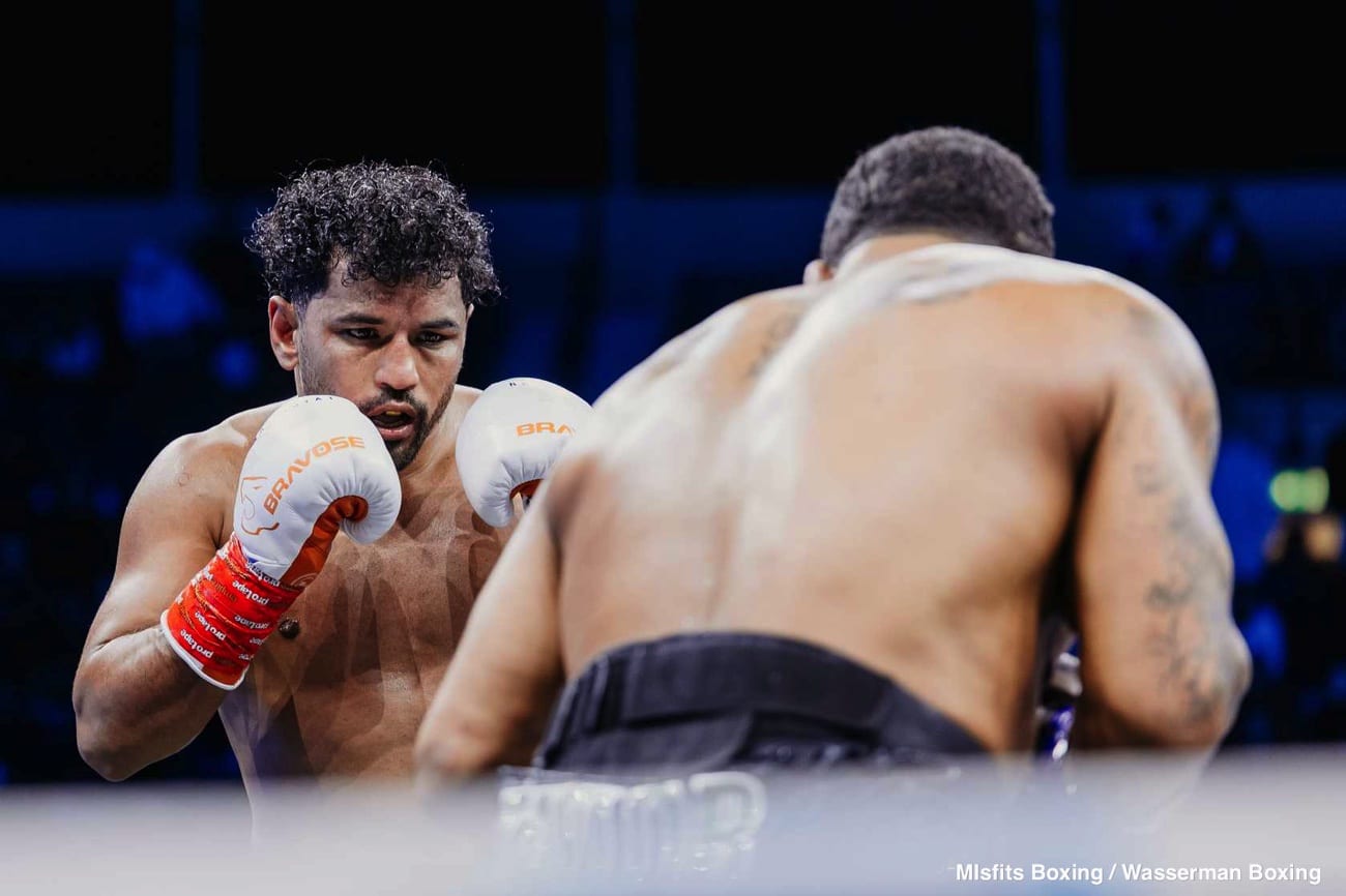 Photos: Andrew Tate gets mauled late by Chase DeMoor and looks finished as a fighter